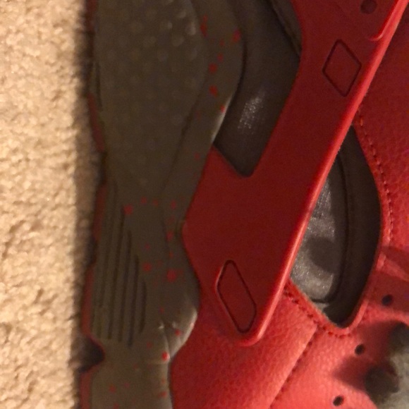 These are gray and red huraches by Nike - Picture 8 of 8